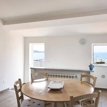 Apartment Marea Lerici